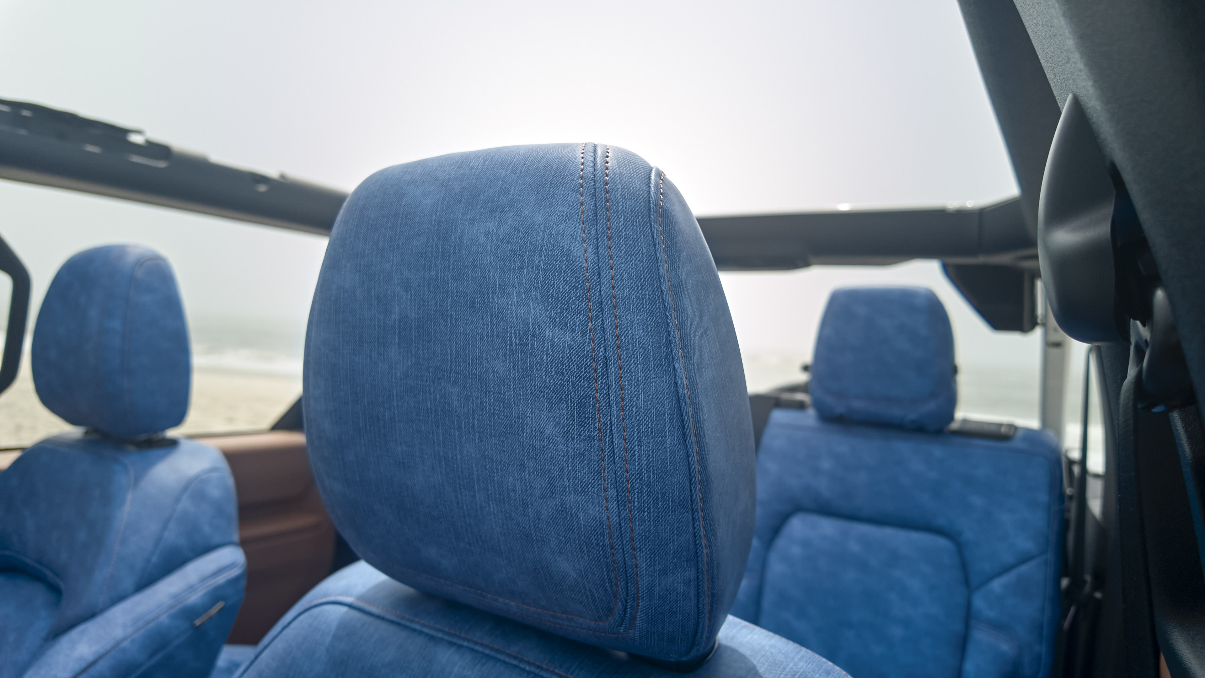 Ford Brand Design exists to shape how Ford tells its story visually. But we’re also consulted, from time to time, to work with partners and push the boundaries of what’s possible within a specific vehicle’s design framework. Ford’s latest effort is a collaboration with fashion brand alice + olivia by Stacey Bendet and Bronco. 